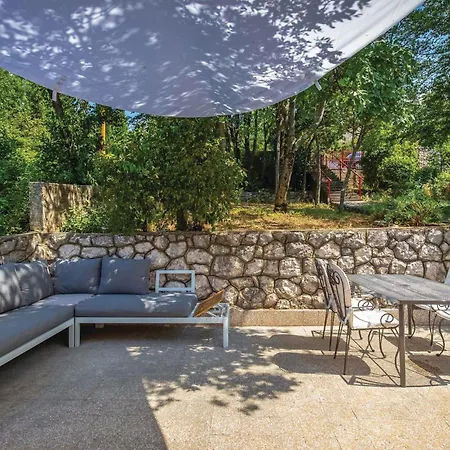 2 Bedroom Awesome In Dramalj